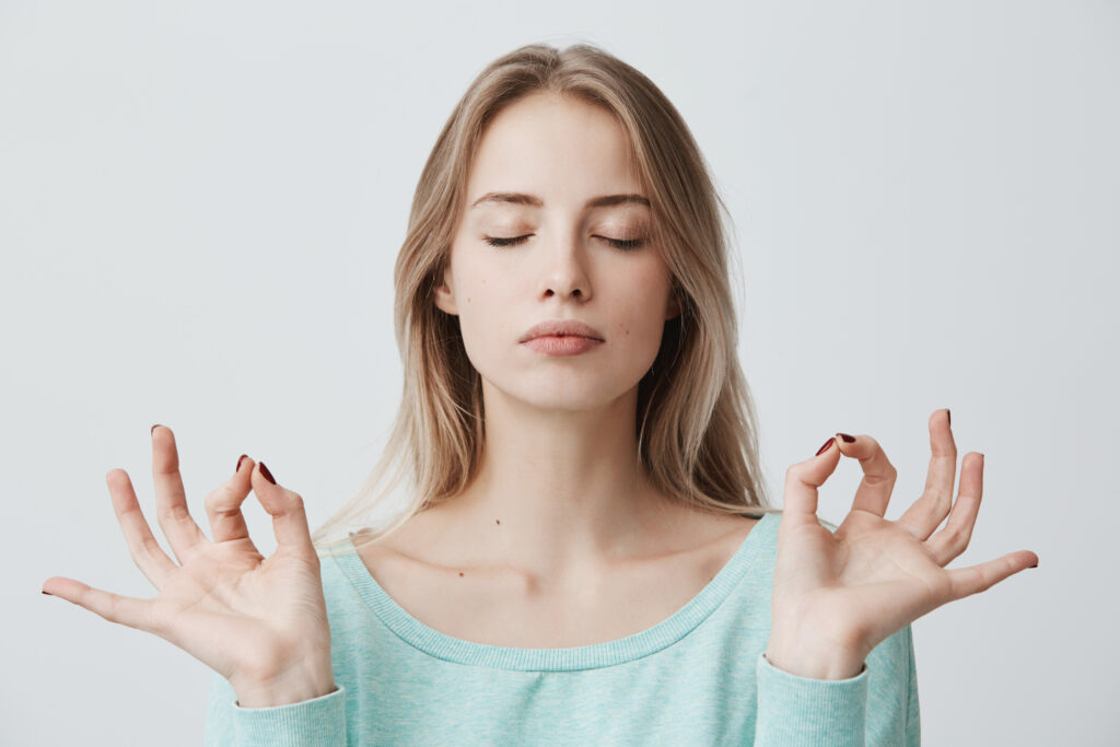 benefícios da meditação guiada no aumento da concentração
